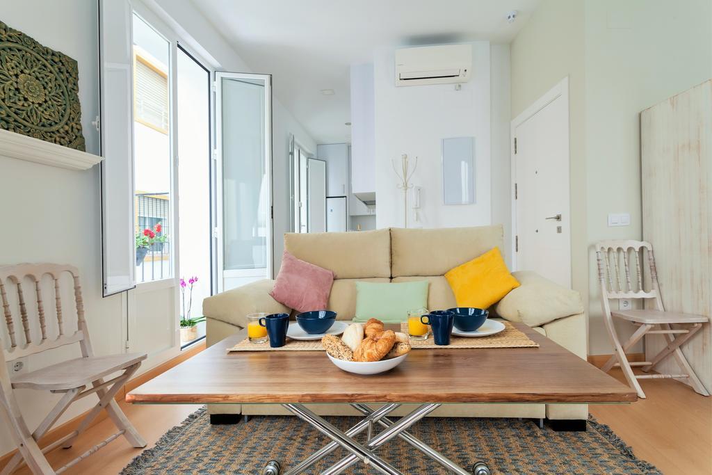 Hostly Acetres 1a Loft In Center, Comunal Terrace, Fibre,parking Optional Seville