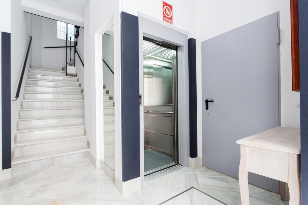 Apartment Hostly Acetres 1a Loft In Center, Comunal Terrace, Fibre,parking Optional *