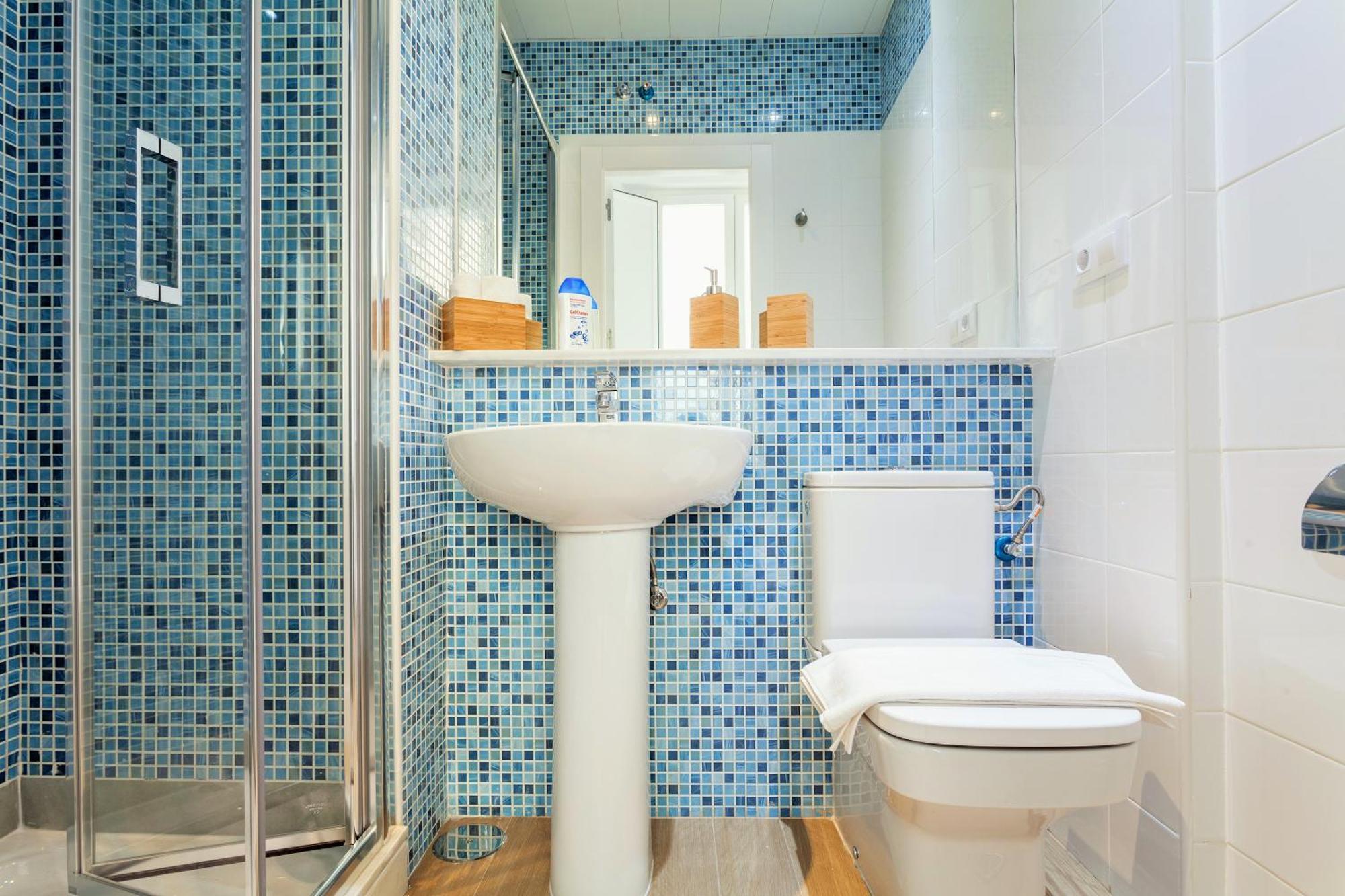 Apartment Hostly Acetres 1a Loft In Center, Comunal Terrace, Fibre,parking Optional Seville