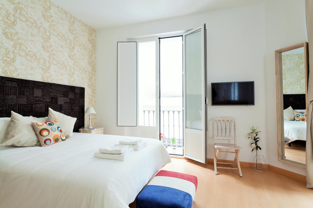 Hostly Acetres 1a Loft In Center, Comunal Terrace, Fibre,parking Optional Apartment Seville