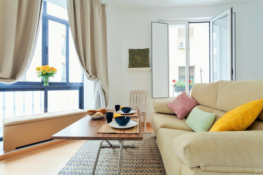 Apartment Hostly Acetres 1a Loft In Center, Comunal Terrace, Fibre,parking Optional *